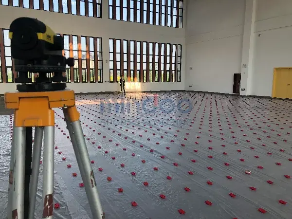 Measure the floor height difference before installing sports wood flooring Measure the floor height difference before installing sports wood flooring