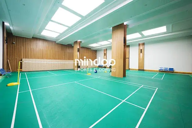 Vinyl badminton floor-mindoo-Professional Installation for Badminton Court